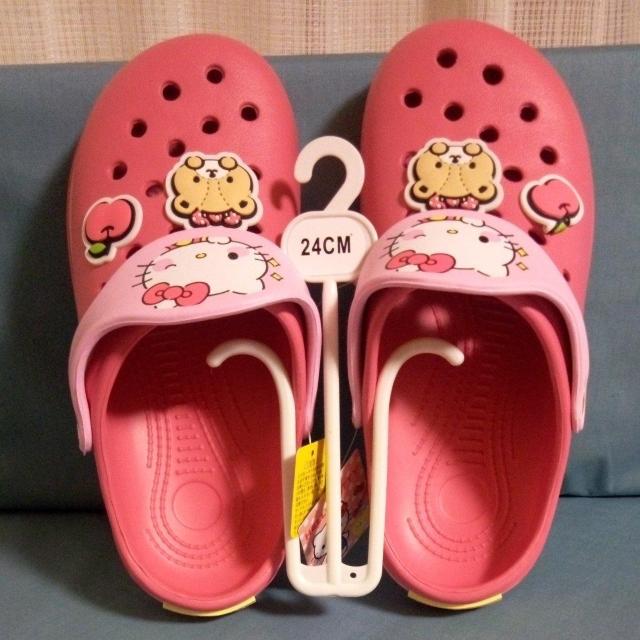 サンリオ ハローキティ EVAサンダル 24p < おもちゃ サンリオ ハローキティ EVAサンダル 24p < おもちゃの