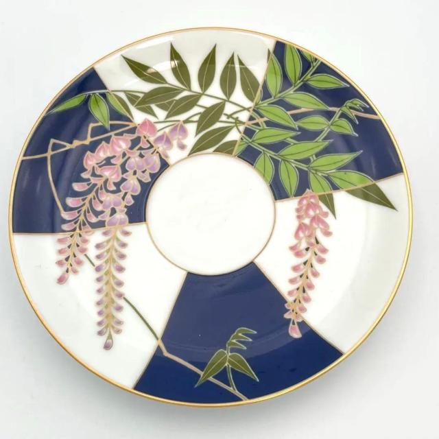 美品 香蘭社 ティーカップ&ソーサー ソーサーのみ 皇居の花シリーズ 皐月 フジ 藤 限定品 1984年 < インテリア/ライフ 美品 香蘭社 ティーカップ&ソーサー ソーサーのみ 皇居の花シリーズ 皐月 フジ 藤 限定品 1984年 < インテリア/ライフの