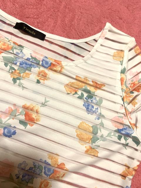 リエンダ*Tシャツ*透かしボーダートップス*バラ柄 < ブランド  リエンダ*Tシャツ*透かしボーダートップス*バラ柄 < ブランドの