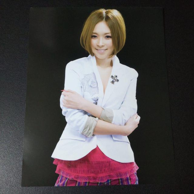 愛内里菜(垣内りか)ミニポスター8枚&【初版】写真集2冊など < タレントグッズ  愛内里菜(垣内りか)ミニポスター8枚&【初版】写真集2冊など < タレントグッズの