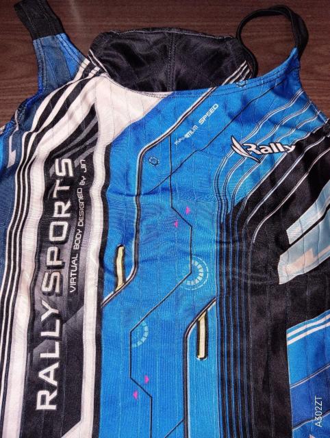 �X�C���@�o�b�N�N���X 