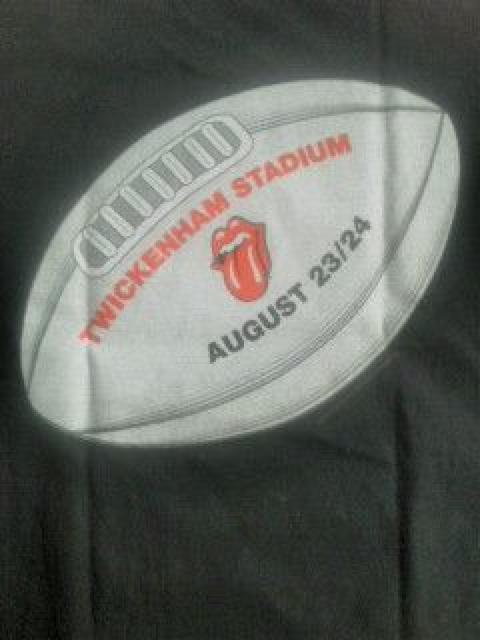 送料無料 ローリングストーンズ 2003リックスツアー ご当地Tシャツ 新品 薔薇柄 < タレントグッズ  送料無料 ローリングストーンズ 2003リックスツアー ご当地Tシャツ 新品 薔薇柄 < タレントグッズの