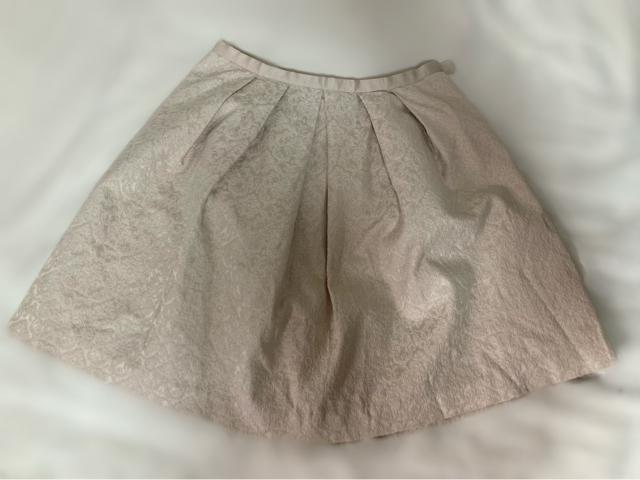 定価16,500円●JUSGLITTYジャスグリッティー●ダマスクス柄ジャガードタックスカート ジャガードスカート●ベージュ < ブランド  定価16,500円●JUSGLITTYジャスグリッティー●ダマスクス柄ジャガードタックスカート ジャガードスカート●ベージュ < ブランドの