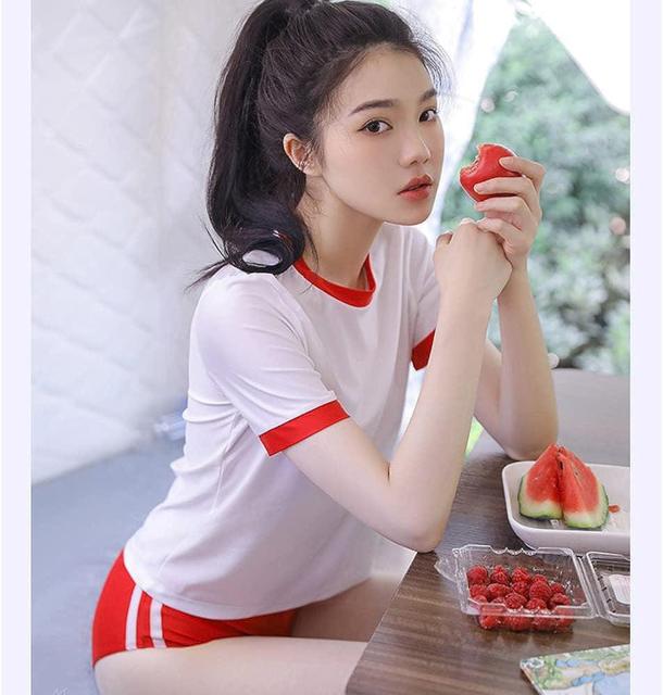 爆ヤス価格1,190円★超人気  ブルマ風のショートパンツがセクシーな体操服のコスプレ衣装 レッド < 女性ファッション  爆ヤス価格1,190円★超人気  ブルマ風のショートパンツがセクシーな体操服のコスプレ衣装 レッド < 女性ファッションの