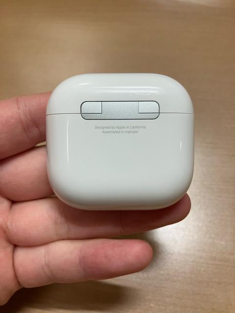 AirPods 4 ANeBumCYLZO   łB