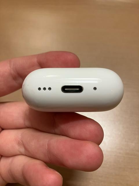 AirPods 4 ANeBumCYLZO   łB
