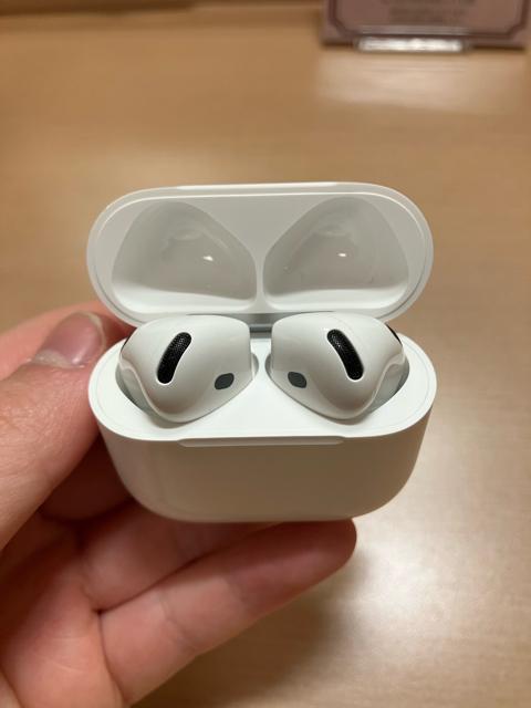 AirPods 4 ANeBumCYLZO   łB