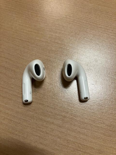 AirPods 4 ANeBumCYLZO   łB