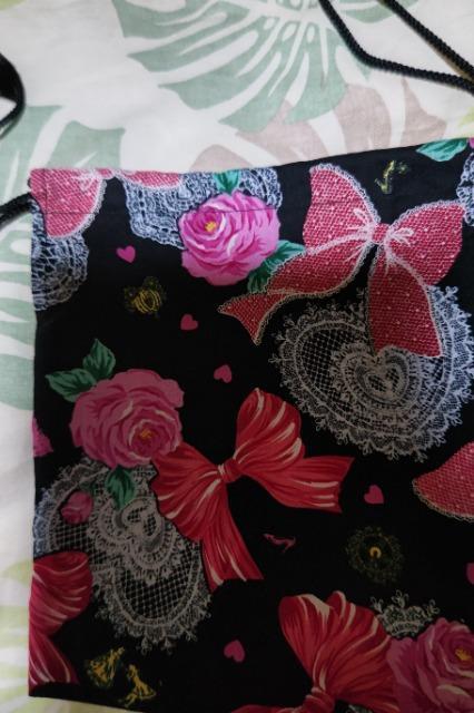 ★新品黒×薔薇リボンハートレースラメ入シンデレラ柄給食巾着袋2点セット < キッズ/ベビー ★新品黒×薔薇リボンハートレースラメ入シンデレラ柄給食巾着袋2点セット < キッズ/ベビーの