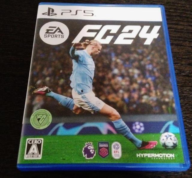 PS5 EA SPORTS FC 24   Q[{/\tg 