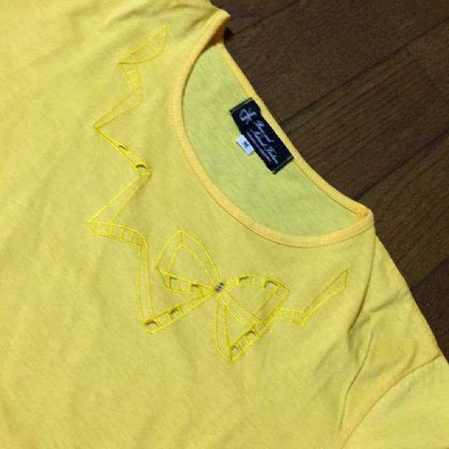 イエロー リボンデザインが素敵な半袖Tシャツ ゆったりM < 女性ファッション  イエロー リボンデザインが素敵な半袖Tシャツ ゆったりM < 女性ファッションの