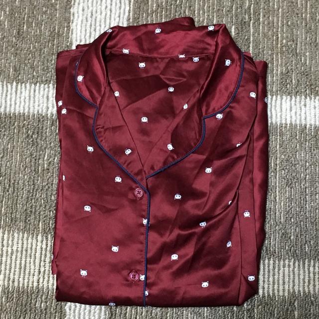 GU・猫キャットフェイス柄ワインレッドサテン長袖パジャマ < ブランド GU・猫キャットフェイス柄ワインレッドサテン長袖パジャマ < ブランドの