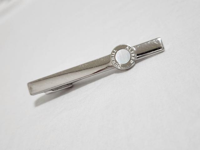 正規 アルフレッドダンヒル ロゴ シェルサークル コンビネクタイピン SV 白 ラウンドタイピン アイコンタイバー  タイクリップ < ブランド  正規 アルフレッドダンヒル ロゴ シェルサークル コンビネクタイピン SV 白 ラウンドタイピン アイコンタイバー  タイクリップ < ブランドの