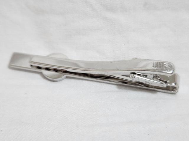 正規 アルフレッドダンヒル ロゴ シェルサークル コンビネクタイピン SV 白 ラウンドタイピン アイコンタイバー  タイクリップ < ブランド  正規 アルフレッドダンヒル ロゴ シェルサークル コンビネクタイピン SV 白 ラウンドタイピン アイコンタイバー  タイクリップ < ブランドの