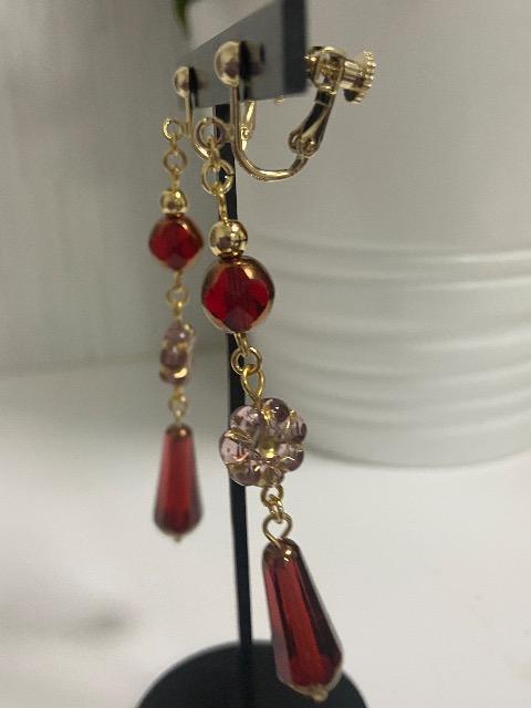 ハンドメイド チェコビーズとチェコドロップを使用したイヤリング  < 女性ファッション  ハンドメイド チェコビーズとチェコドロップを使用したイヤリング  < 女性ファッションの