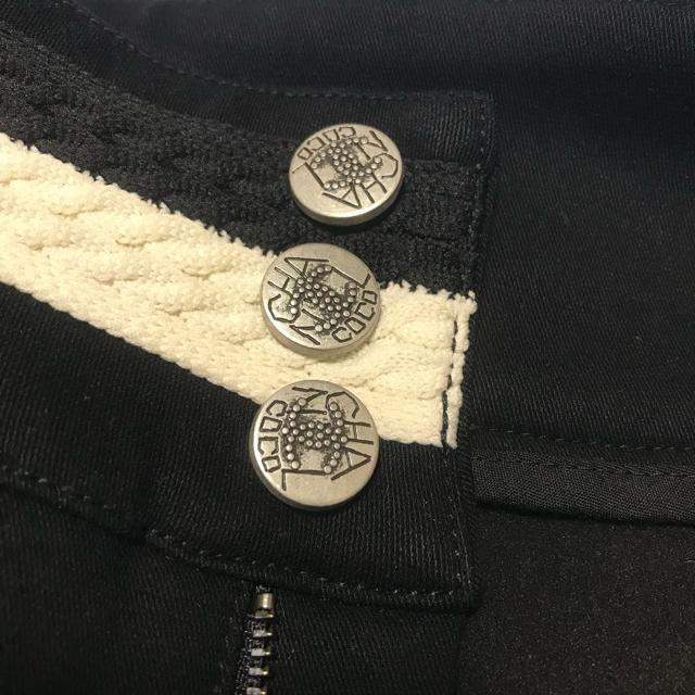 正規品 シャネル CoCoボタン スリムパンツ ブラック/ホワイト S < ブランド  正規品 シャネル CoCoボタン スリムパンツ ブラック/ホワイト S < ブランドの