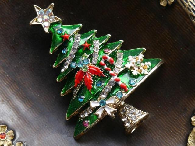 新品アンティーク調クリスマスツリーブローチ  < 女性アクセサリー/時計  新品アンティーク調クリスマスツリーブローチ   < 女性アクセサリー/時計の