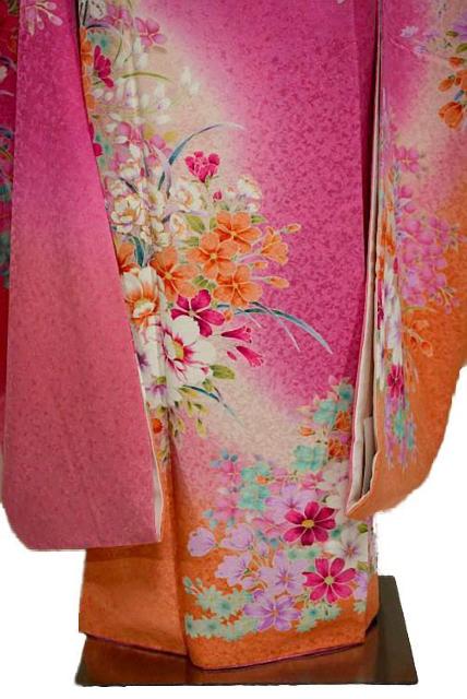 【最高級】新品同様 ピンク 暈し染め 銀通し 金駒シシュウ 花尽し 可愛い振袖 身丈164cm 裄丈66.5cm T3500 < 女性ファッション  【最高級】新品同様 ピンク 暈し染め 銀通し 金駒シシュウ 花尽し 可愛い振袖 身丈164cm 裄丈66.5cm T3500 < 女性ファッションの