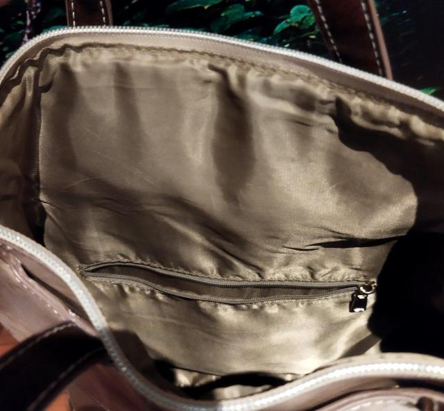 ベージュ 合成皮革 リュック・バックパック ポケット沢山 トートバッグにもなる < 女性ファッション  ベージュ 合成皮革 リュック・バックパック ポケット沢山 トートバッグにもなる < 女性ファッションの