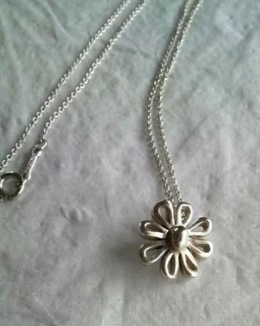 【正規店購入】TIFFANY&Co.(ティファニー)★デイジーネックレス < ブランド  【正規店購入】TIFFANY&Co.(ティファニー)★デイジーネックレス  < ブランドの