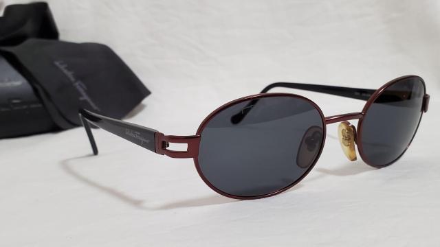 正規美 レア フェラガモ ロゴ 赤系ピンクゴールドブロンズ ラウンドメタルサングラス 黒 クラシックヴィンテージ 付属有○メガネ < ブランド  正規美 レア フェラガモ ロゴ 赤系ピンクゴールドブロンズ ラウンドメタルサングラス 黒 クラシックヴィンテージ 付属有○メガネ < ブランドの