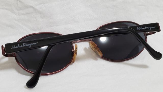 正規美 レア フェラガモ ロゴ 赤系ピンクゴールドブロンズ ラウンドメタルサングラス 黒 クラシックヴィンテージ 付属有○メガネ < ブランド  正規美 レア フェラガモ ロゴ 赤系ピンクゴールドブロンズ ラウンドメタルサングラス 黒 クラシックヴィンテージ 付属有○メガネ < ブランドの