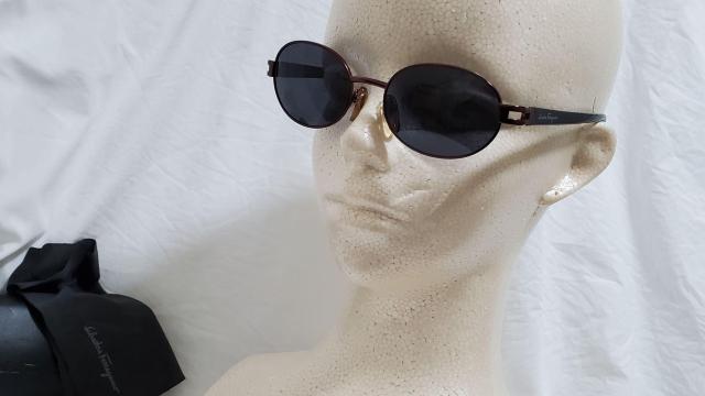 正規美 レア フェラガモ ロゴ 赤系ピンクゴールドブロンズ ラウンドメタルサングラス 黒 クラシックヴィンテージ 付属有○メガネ < ブランド  正規美 レア フェラガモ ロゴ 赤系ピンクゴールドブロンズ ラウンドメタルサングラス 黒 クラシックヴィンテージ 付属有○メガネ < ブランドの