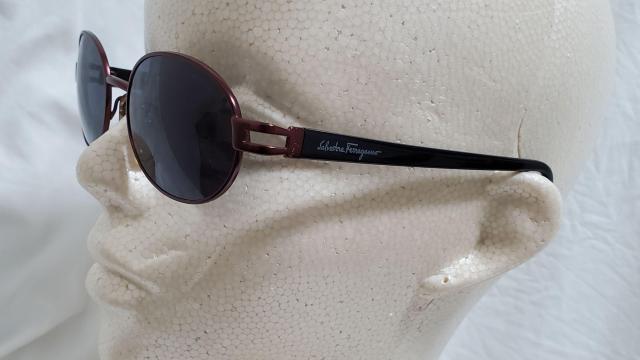 正規美 レア フェラガモ ロゴ 赤系ピンクゴールドブロンズ ラウンドメタルサングラス 黒 クラシックヴィンテージ 付属有○メガネ < ブランド  正規美 レア フェラガモ ロゴ 赤系ピンクゴールドブロンズ ラウンドメタルサングラス 黒 クラシックヴィンテージ 付属有○メガネ < ブランドの