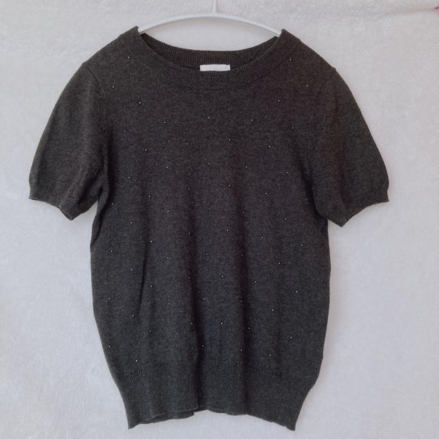 GU ジーユー 半袖 サマーニット S 黒パールスタッツ付き ダークグレー N2m < ブランド  GU ジーユー 半袖 サマーニット S 黒パールスタッツ付き ダークグレー N2m  < ブランドの