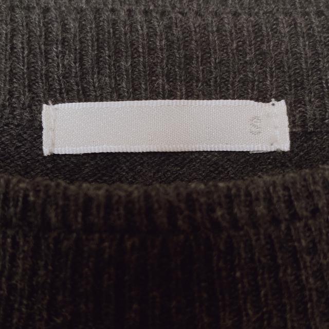 GU ジーユー 半袖 サマーニット S 黒パールスタッツ付き ダークグレー N2m < ブランド  GU ジーユー 半袖 サマーニット S 黒パールスタッツ付き ダークグレー N2m < ブランドの