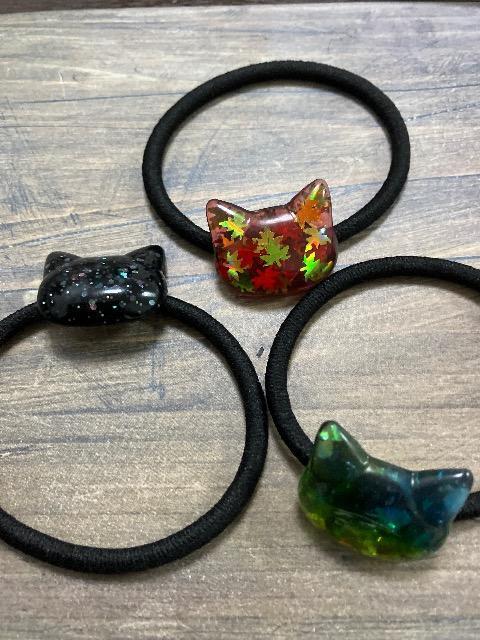 ハンドメイド レジン ねこ ヘアゴム 3点セット < 女性ファッション  ハンドメイド レジン ねこ ヘアゴム 3点セット  < 女性ファッションの