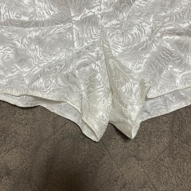 ☆☆☆☆☆タンス整理品 衣類 おまとめOK ホームクリーニング済み フレアパンツ ホワイト 花柄 Lサイズ ヒップ90-98 ◎ < 女性ファッション  ☆☆☆☆☆タンス整理品 衣類 おまとめOK ホームクリーニング済み フレアパンツ ホワイト 花柄 Lサイズ ヒップ90-98 ◎ < 女性ファッションの