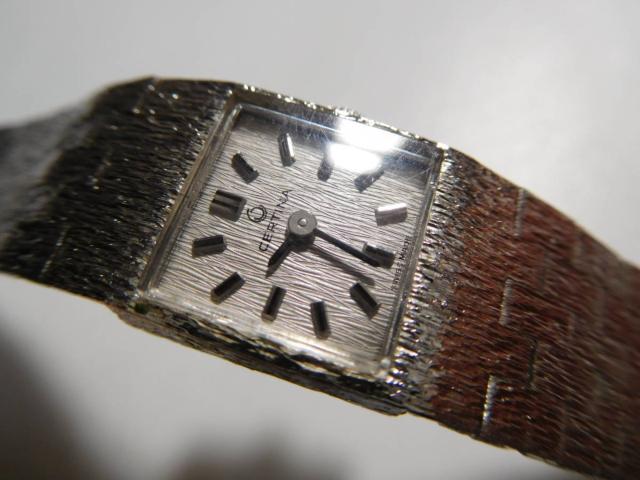 CERTINAのレディース腕時計 手巻き 稼動品 美品!。 < 女性アクセサリー/時計  CERTINAのレディース腕時計 手巻き 稼動品 美品!。 < 女性アクセサリー/時計の