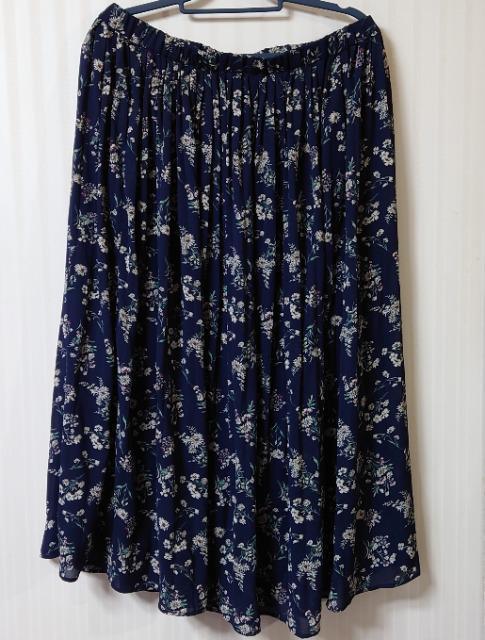 しまむら★小花柄 消しプリーツ ロングスカート【大きいサイズ】 < ブランド しまむら★小花柄 消しプリーツ ロングスカート【大きいサイズ】 < ブランドの