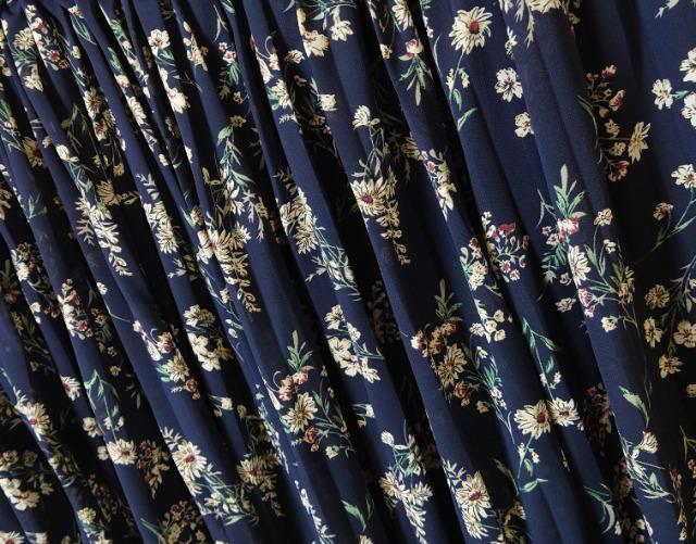 しまむら★小花柄 消しプリーツ ロングスカート【大きいサイズ】 < ブランド しまむら★小花柄 消しプリーツ ロングスカート【大きいサイズ】 < ブランドの