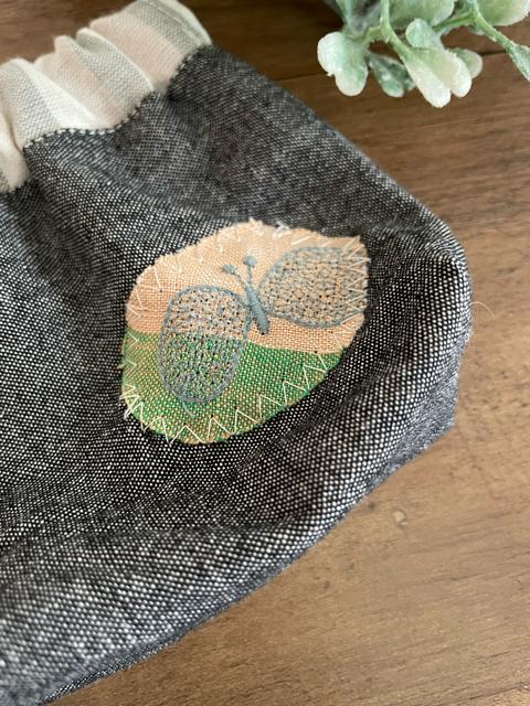ハンドメイド ミナペルホネン 蝶々 ちょうちょのバネポーチ コスメ イヤホン メディカル お菓子 飴ちゃん キーケースとしても < 女性ファッション  ハンドメイド ミナペルホネン 蝶々 ちょうちょのバネポーチ コスメ イヤホン メディカル お菓子 飴ちゃん キーケースとしても < 女性ファッションの