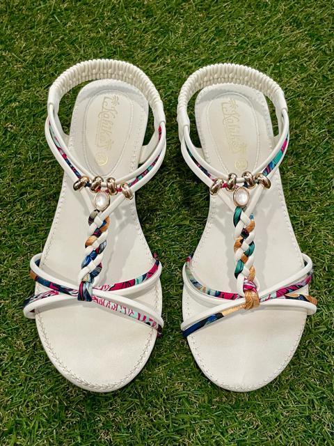 JqR@T_@@M  i   t@bV 