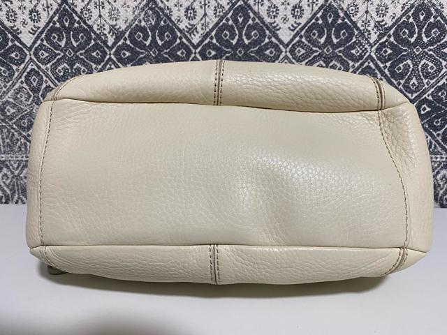 【良品】COLE HAAN コールハーン レザー トートバッグ アイボリー 白 < ブランド  【良品】COLE HAAN コールハーン レザー トートバッグ アイボリー 白 < ブランドの