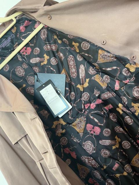 RUI RUE BOUTIQUE トレンチコート モカブラウン プリーツデザイン スプリングコート 新品タグ付 < 女性ファッション RUI RUE BOUTIQUE トレンチコート モカブラウン プリーツデザイン スプリングコート 新品タグ付 < 女性ファッションの