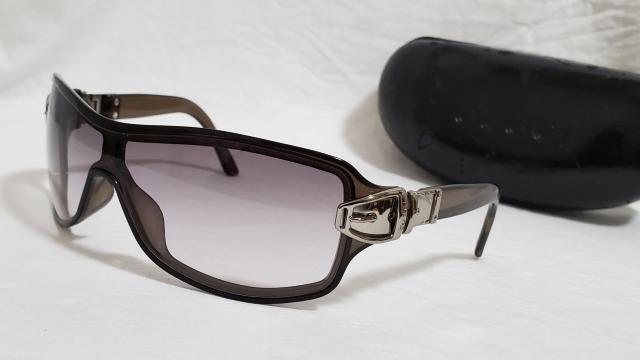 正規レア グッチ メタルベルトバックル装飾×ロゴ シールドサングラス 黒 グラマラスリフレクションクリアフレームアイウェア 付属有 < ブランド  正規レア グッチ メタルベルトバックル装飾×ロゴ シールドサングラス 黒 グラマラスリフレクションクリアフレームアイウェア 付属有  < ブランドの