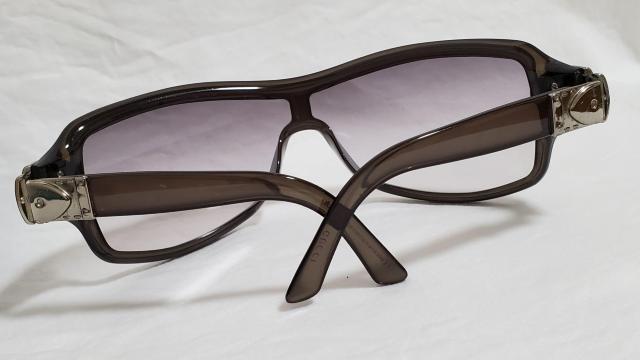 正規レア グッチ メタルベルトバックル装飾×ロゴ シールドサングラス 黒 グラマラスリフレクションクリアフレームアイウェア 付属有 < ブランド  正規レア グッチ メタルベルトバックル装飾×ロゴ シールドサングラス 黒 グラマラスリフレクションクリアフレームアイウェア 付属有 < ブランドの