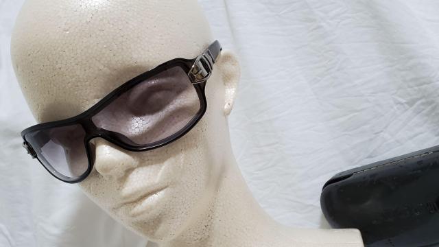 正規レア グッチ メタルベルトバックル装飾×ロゴ シールドサングラス 黒 グラマラスリフレクションクリアフレームアイウェア 付属有 < ブランド  正規レア グッチ メタルベルトバックル装飾×ロゴ シールドサングラス 黒 グラマラスリフレクションクリアフレームアイウェア 付属有 < ブランドの