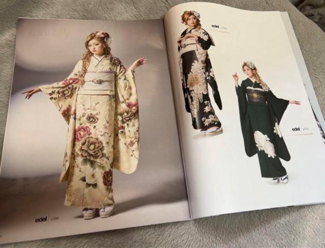 美品 ゆうちゃみ 2024 振袖カタログ < 本/雑誌  美品 ゆうちゃみ 2024 振袖カタログ < 本/雑誌の