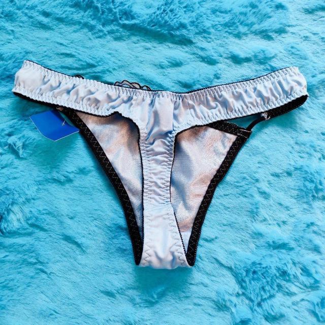 エロカワッ。。。肌チラ魅せ&ゴージャス刺繍レースTバック。。。ショーツ。。。パンティー。。。 < 女性ファッション エロカワッ。。。肌チラ魅せ&ゴージャス刺繍レースTバック。。。ショーツ。。。パンティー。。。 < 女性ファッションの