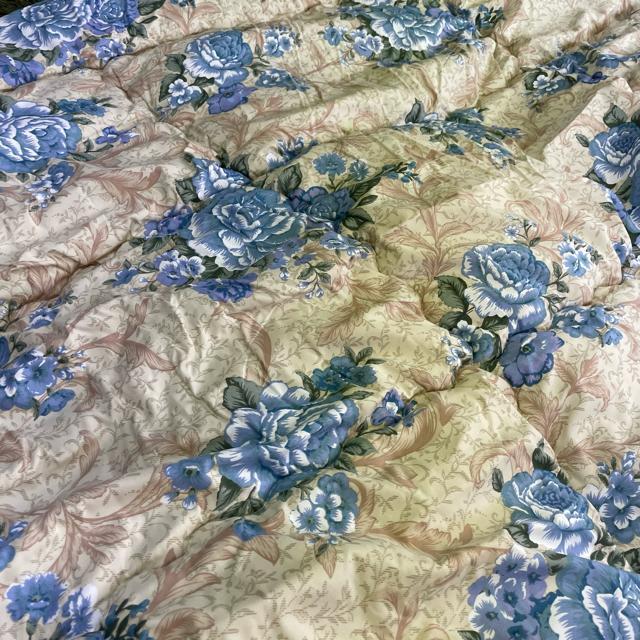 ボリューム羊毛混掛布団☆シングルサイズ☆150×200cm☆1.8kg < インテリア/ライフ ボリューム羊毛混掛布団☆シングルサイズ☆150×200cm☆1.8kg < インテリア/ライフの