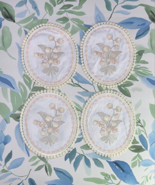 *新品未使用 スズランの刺繍入りコースターセット (4枚組) < インテリア/ライフ *新品未使用 スズランの刺繍入りコースターセット (4枚組) < インテリア/ライフの