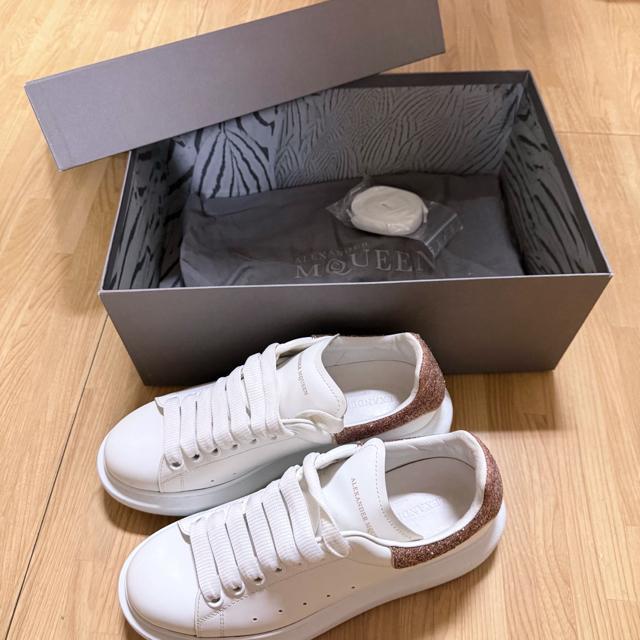 Alexander McQueen �X�j�[�J�[  �� �u�����h�� 