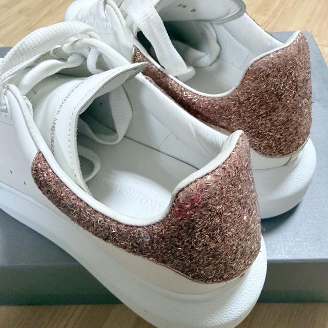 Alexander McQueen �X�j�[�J�[ �� �u�����h�� 