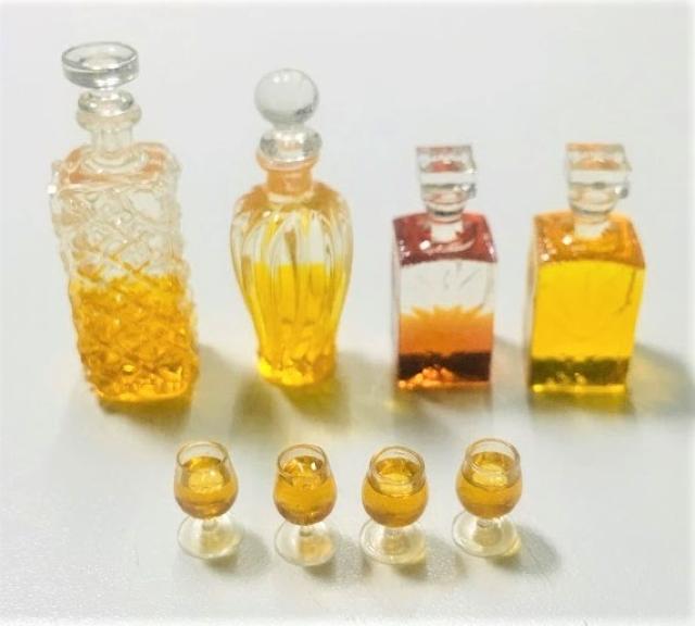 ミニチュア★ウイスキー4種類セット★栓も外せます★ < おもちゃ  ミニチュア★ウイスキー4種類セット★栓も外せます★ < おもちゃの