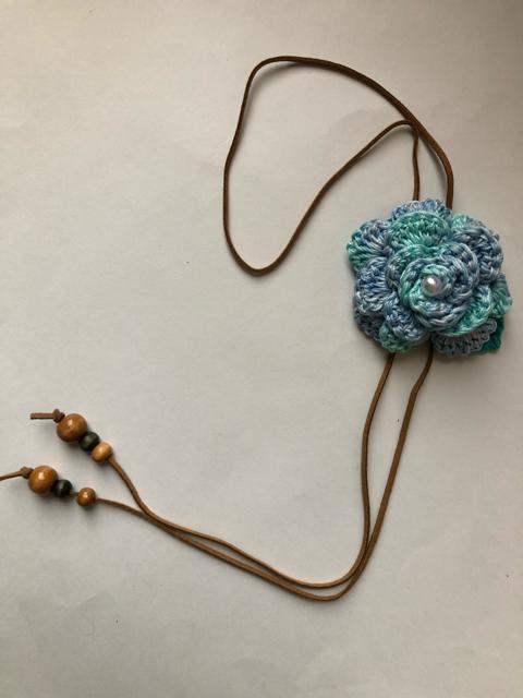 ハンドメイド ネックレス レース糸で編んだ薔薇♪ ガーリー < 女性ファッション  ハンドメイド ネックレス レース糸で編んだ薔薇♪ ガーリー < 女性ファッションの